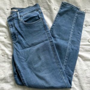 Levi’s 720 High Rise Super Skinny Jeans. Size 30.